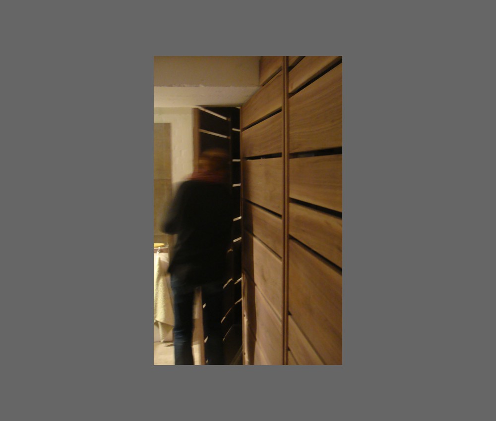 bewegliche wandelemente aus nussbaum