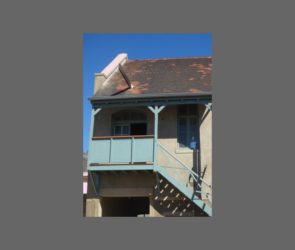 closeup view with new balustrade 2006