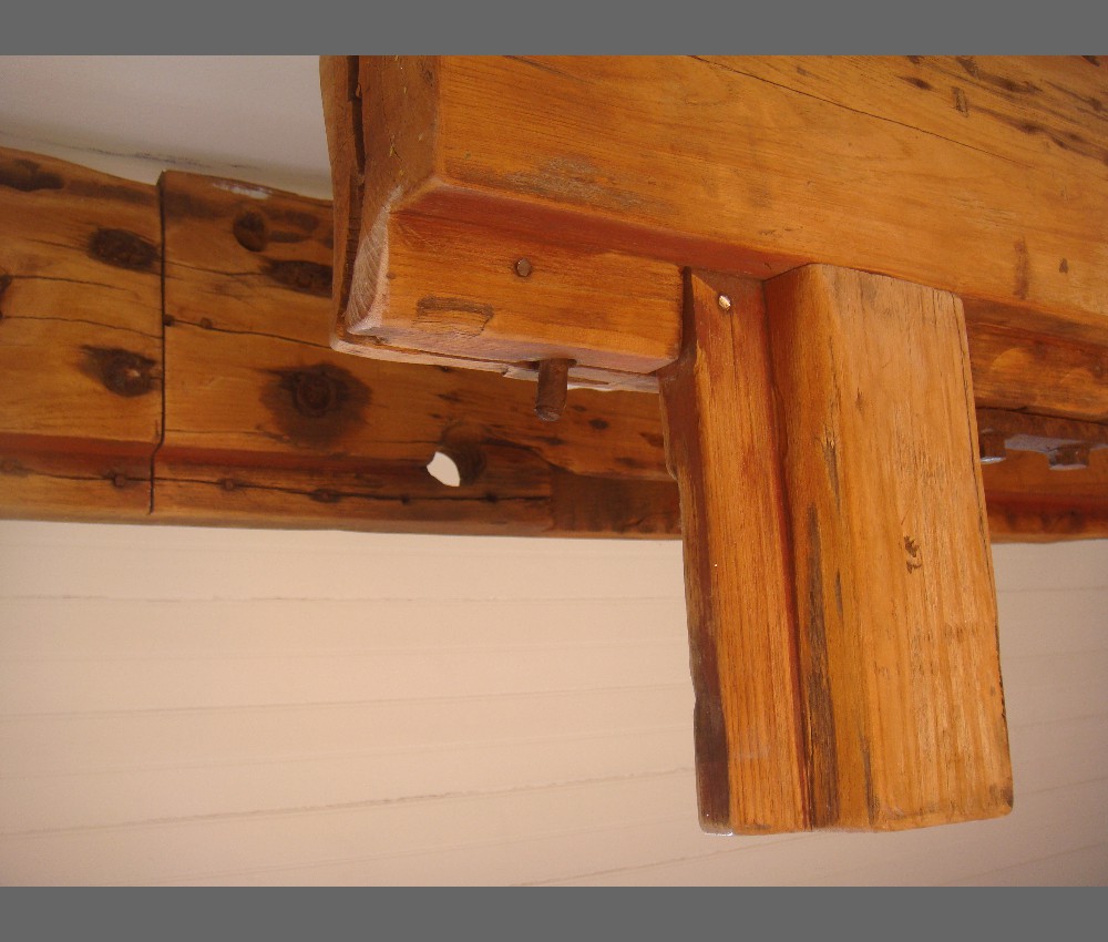 detail teak book shelves