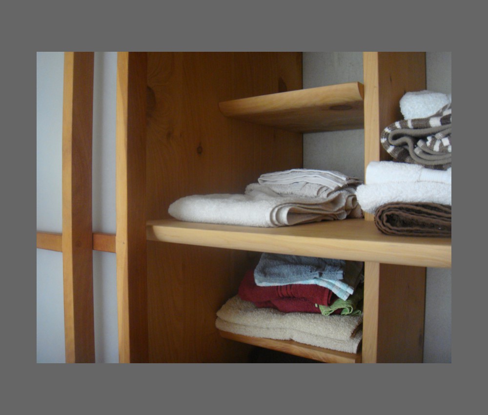 detail wardrobe shelves