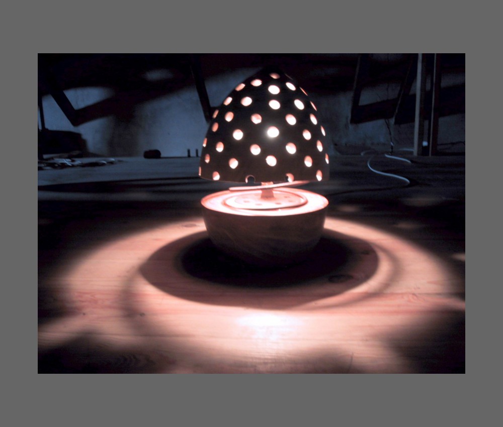 light 2 camphor and  eucalyptus wood and metal spring 35x35x50